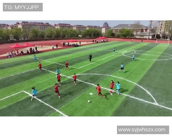 足球明星齐聚中国展现魅力与激情引发球迷热潮